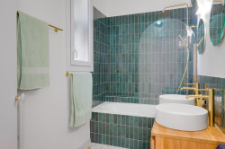 Installation de douche italienne avec plomberie intégrée